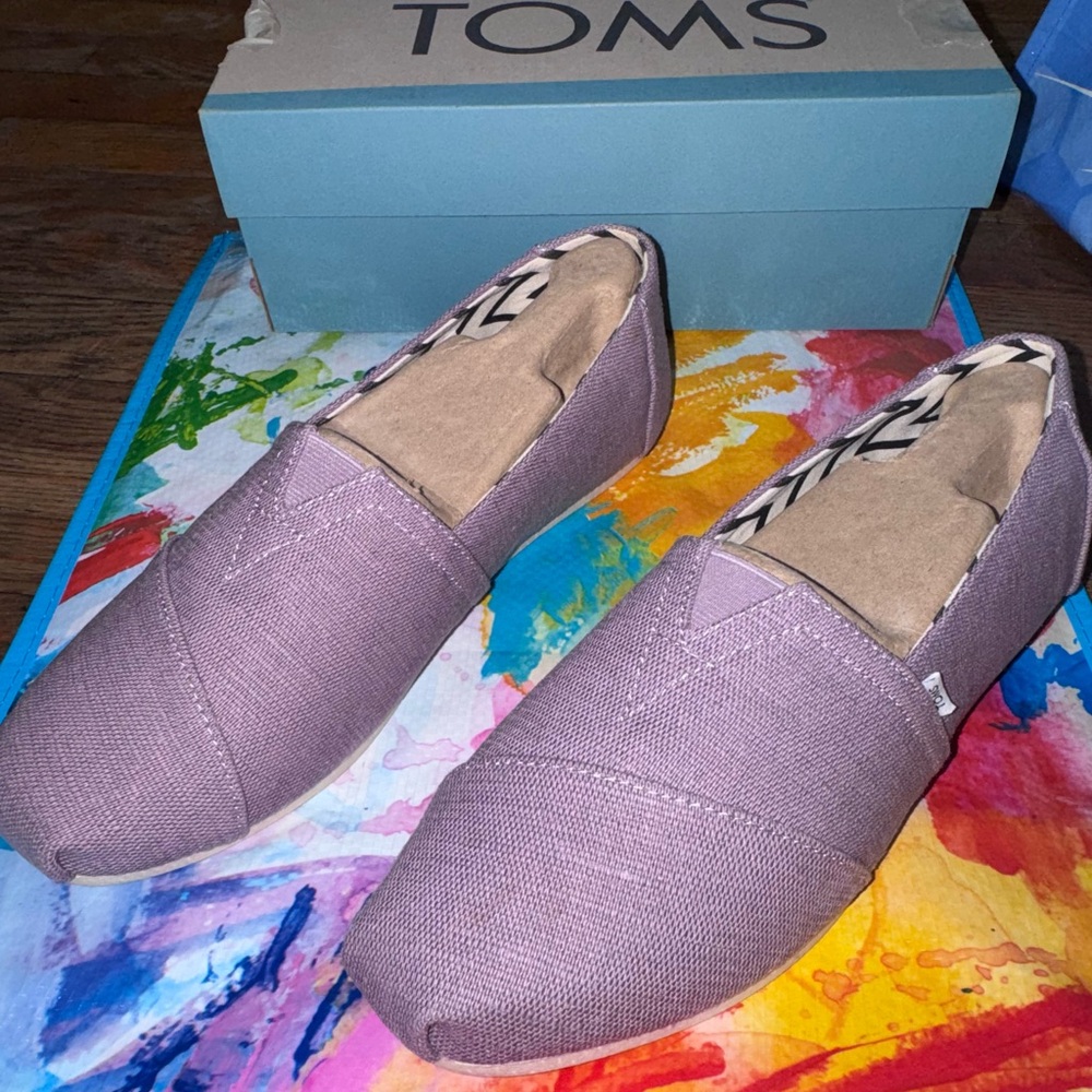 Toms Women's Slip-On Canvas Moccasins in Mauve